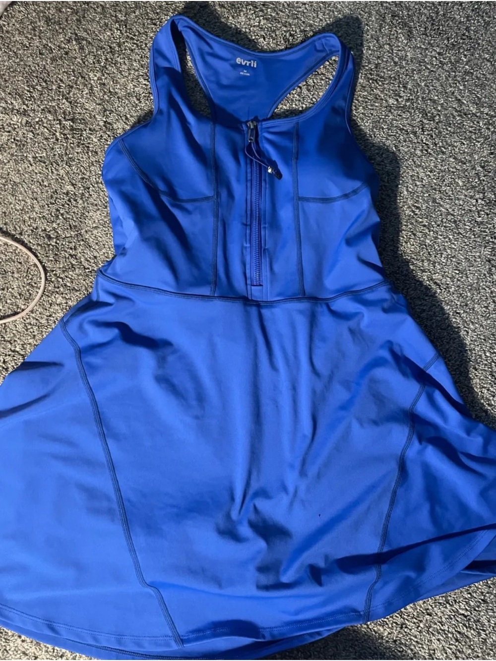 Women’s athletic dress medium